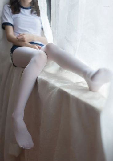 手伸进内衣里疯狂揉捏