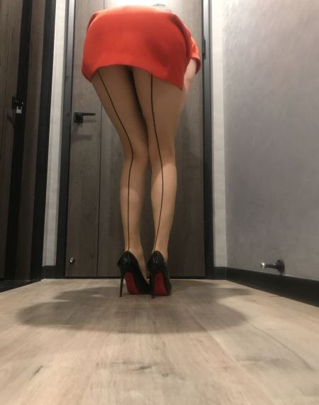 女大学生的沙龙室1